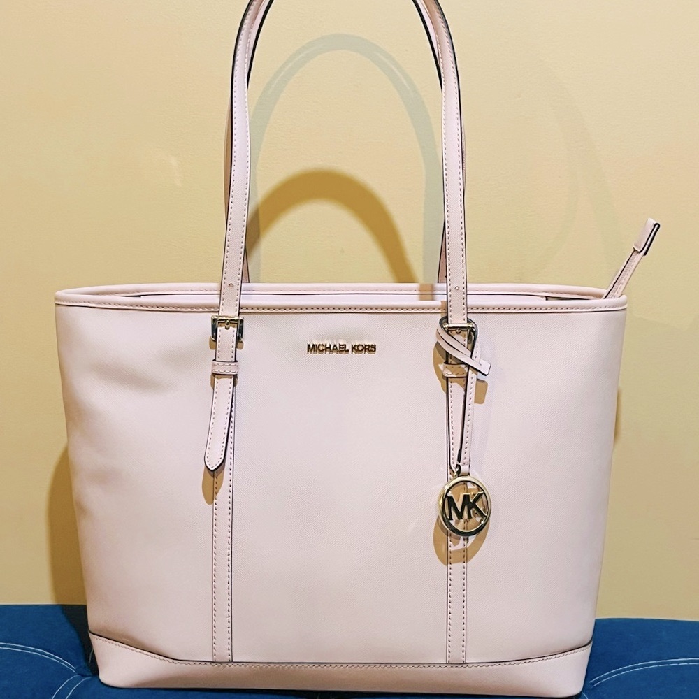 Michael Kors Jet Set Large Saffiano Tote Bag